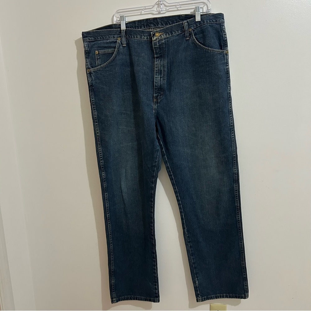 Wrangler Men's Rugged Wear Relaxed Fit Jeans in a dark wash 42 X 32